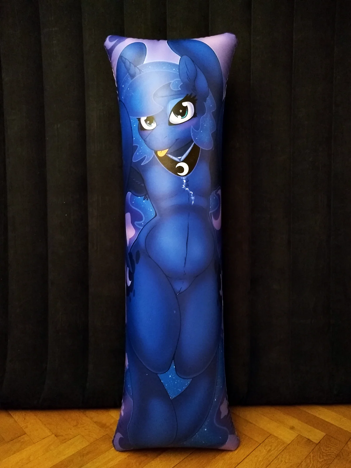 Luna by Skoon - Inflatable body pillow - Image 2